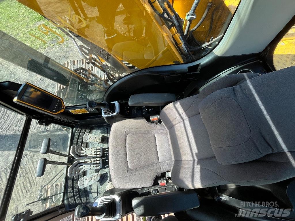 JCB JS 220 LC Bagri goseničarji