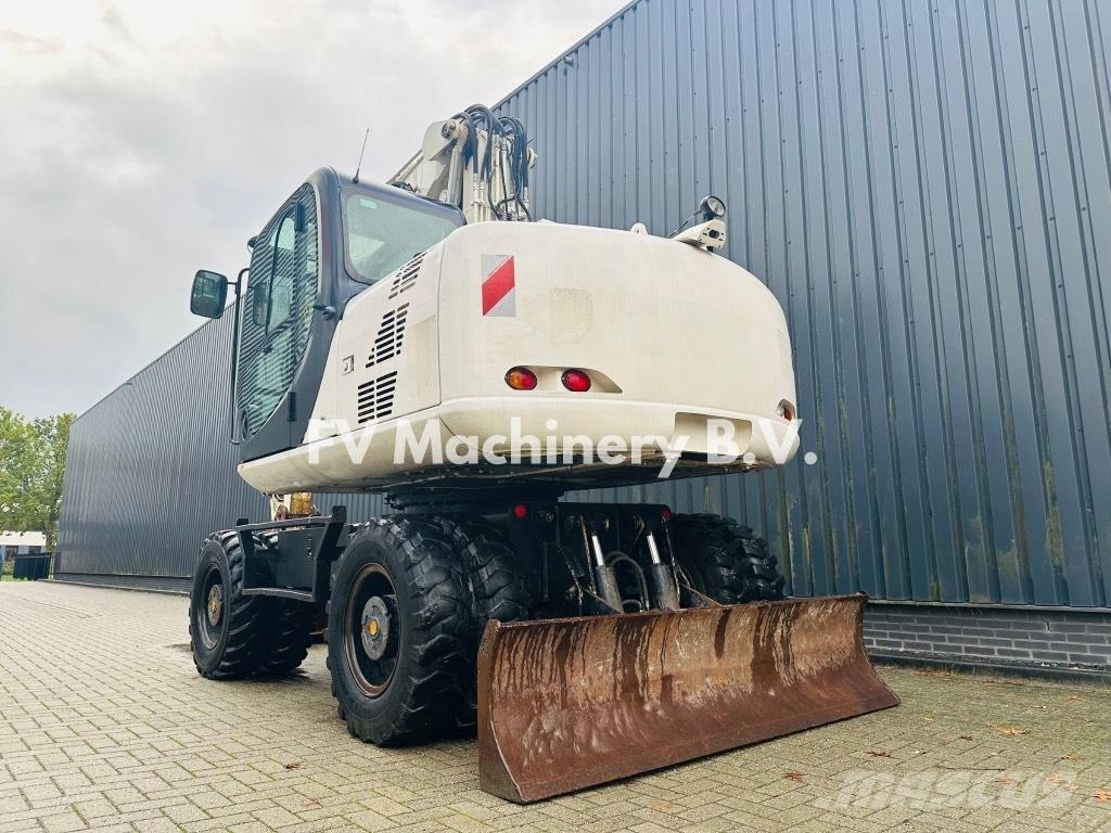 JCB JS 145 W Bagri na kolesih