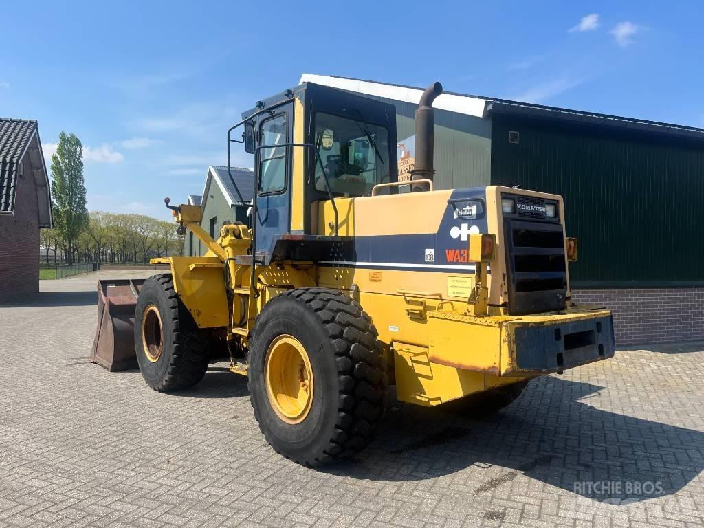 Komatsu WA 320-1 Kolesni nakladalci