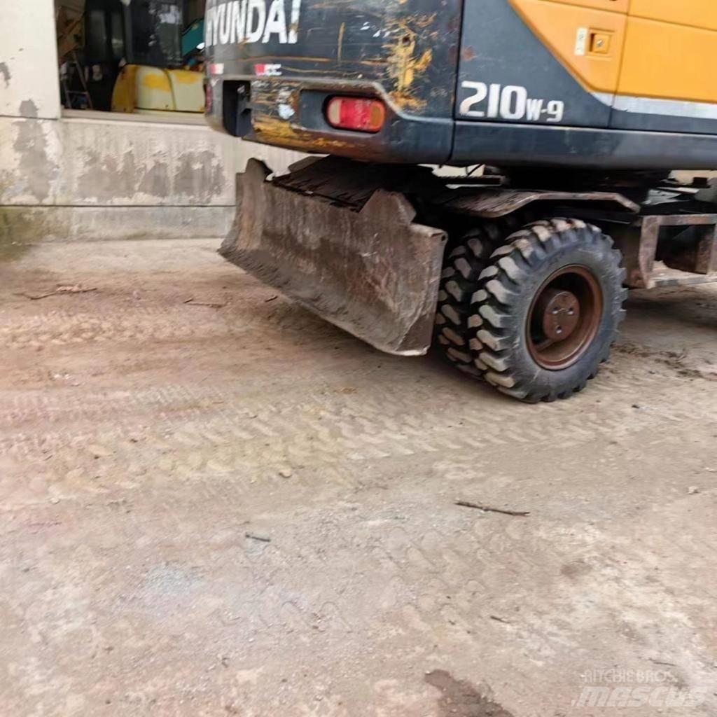 Hyundai 210-9 Bagri na kolesih