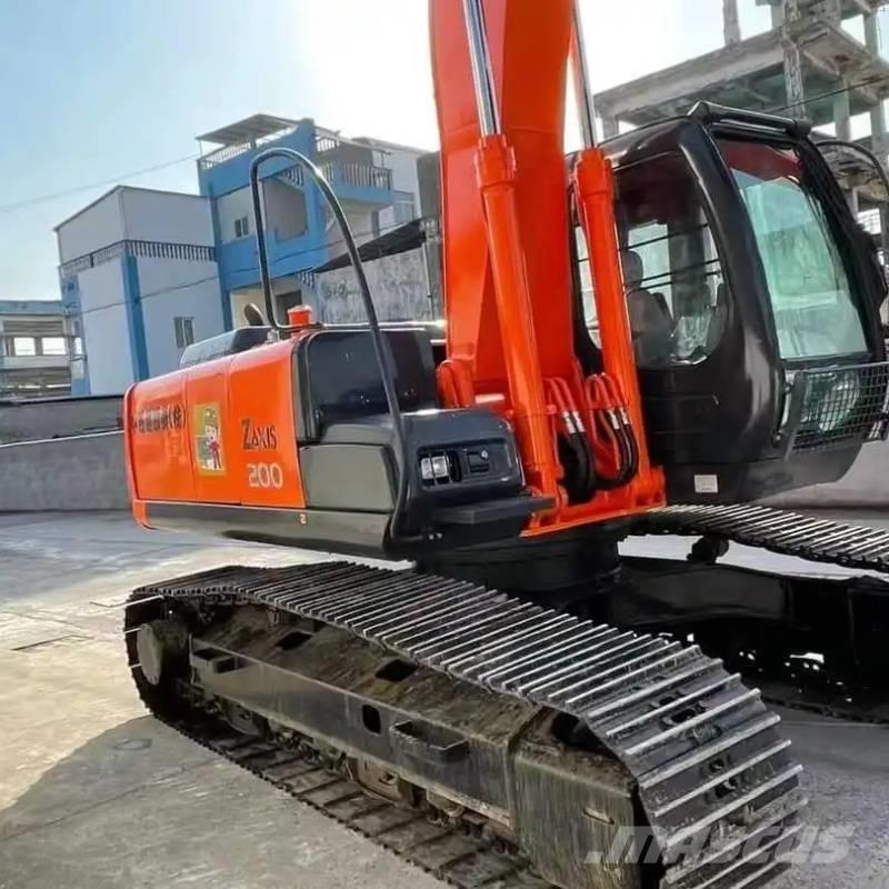 Hitachi ZX 200 Bagri goseničarji