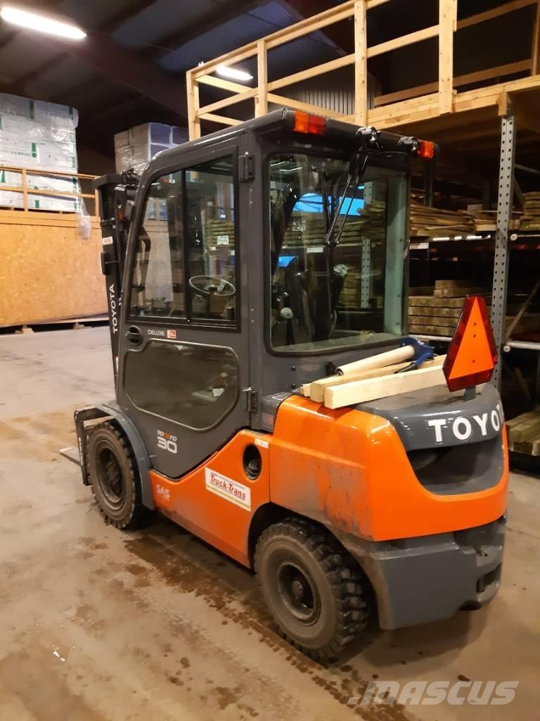 Toyota 02-8FDF30 Dizelski viličarji