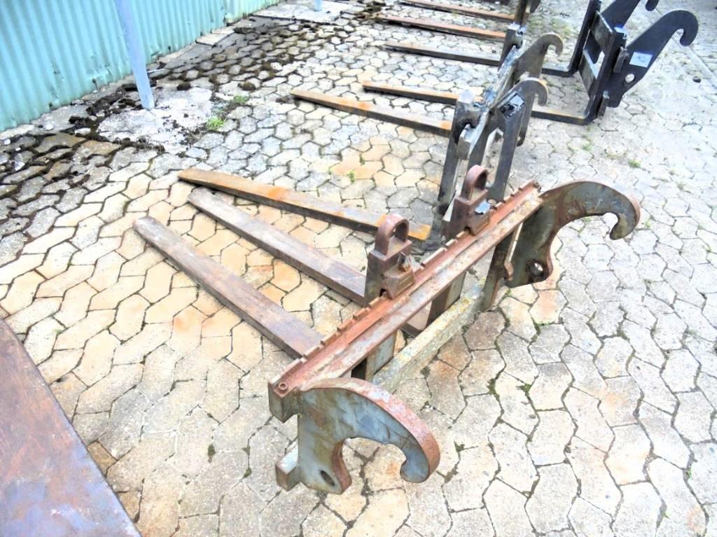 Atlas AR 80 Kolesni nakladalci