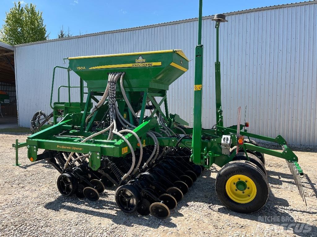 John Deere 750 A Sejalnice