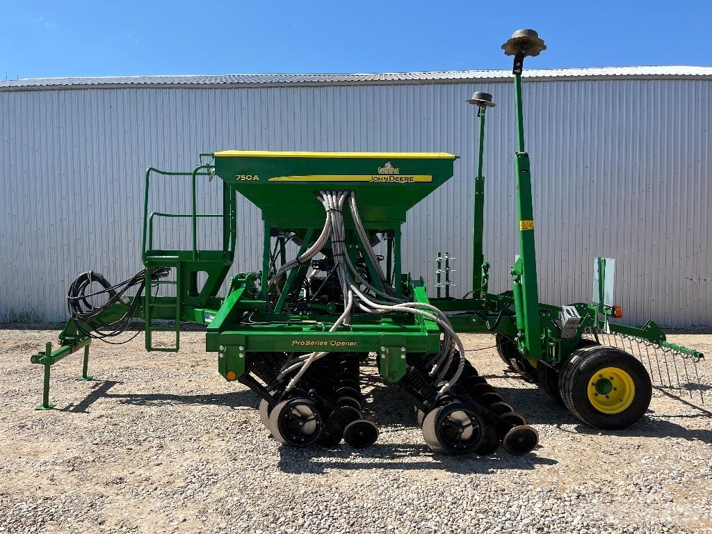 John Deere 750 A Sejalnice