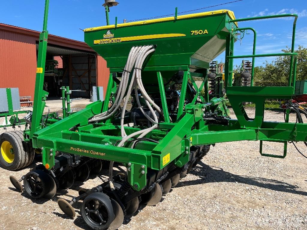 John Deere 750 A Sejalnice