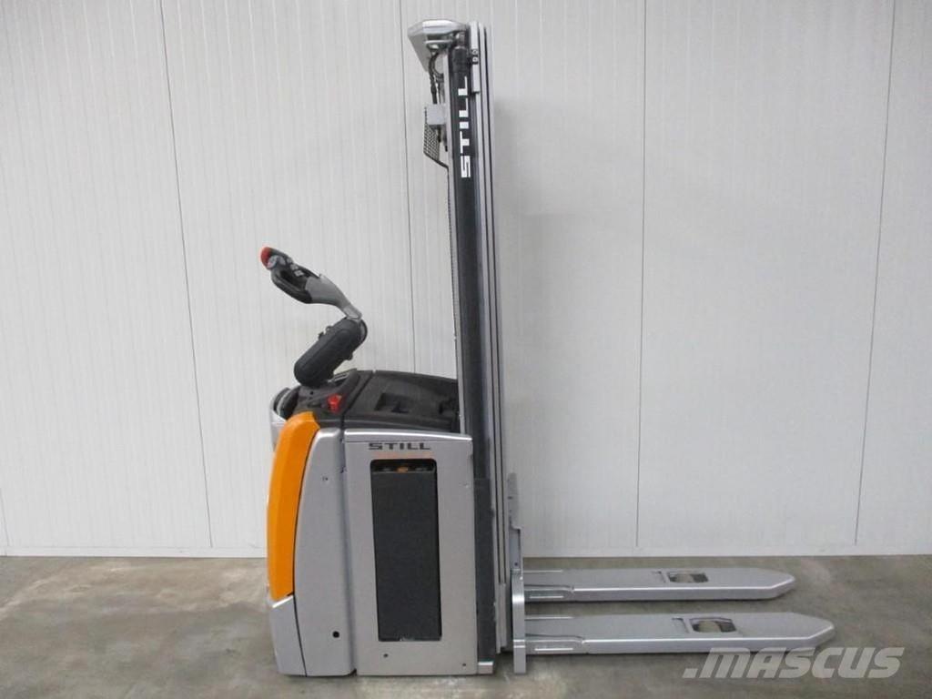 Still EXV SF14 Električni nizko dvižni viličar s stojiščem