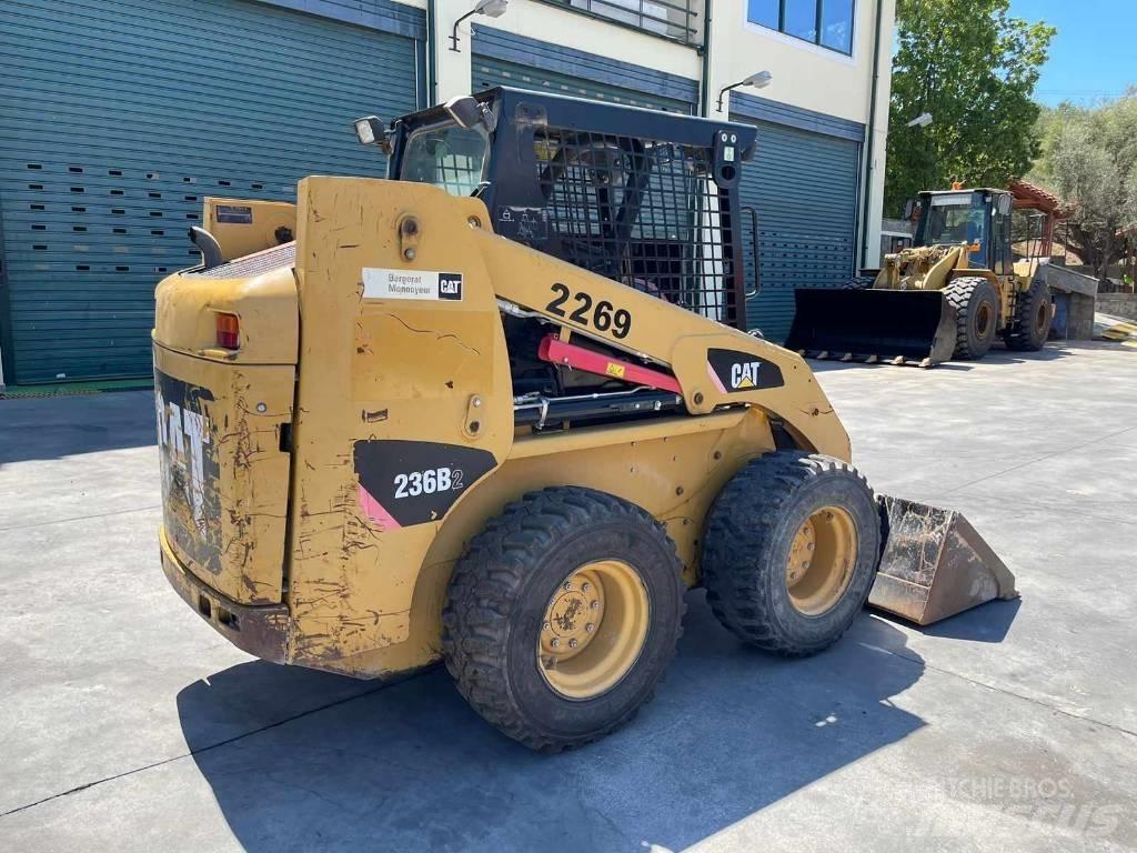 CAT 236 B Skid steer mini nakladalci