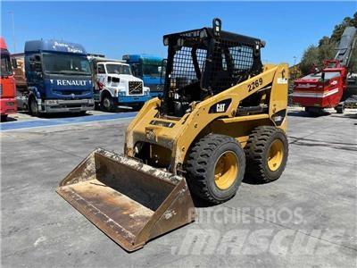 CAT 236 B Skid steer mini nakladalci