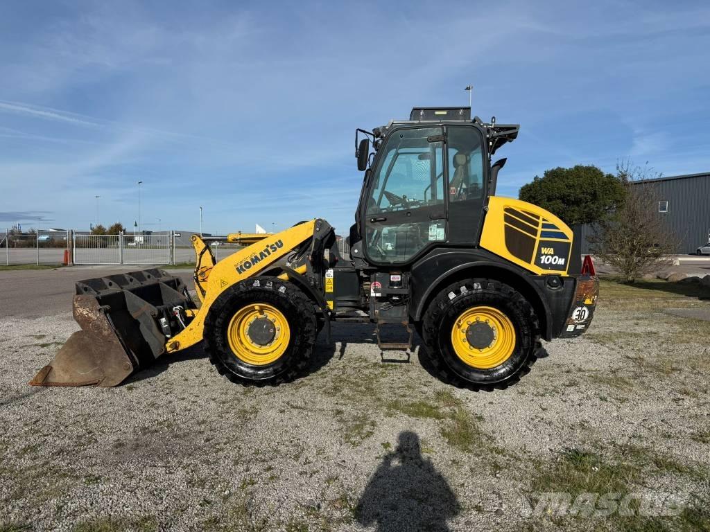 Komatsu WA 100M-7 Kolesni nakladalci