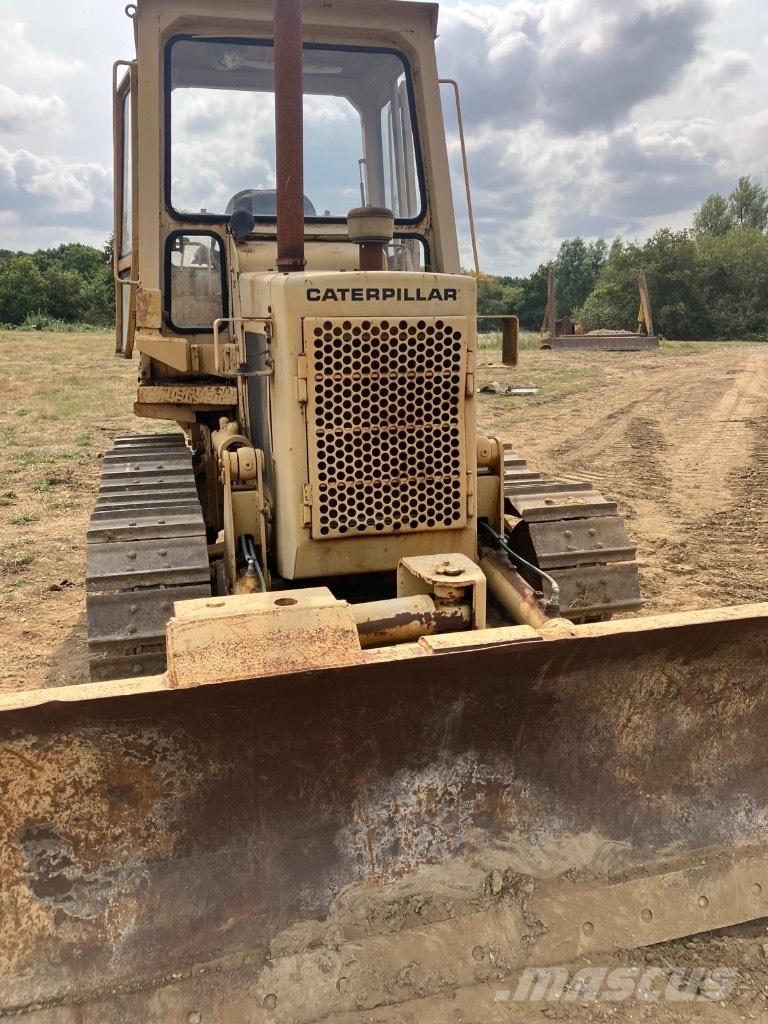CAT D 3 B Buldožerji goseničarji