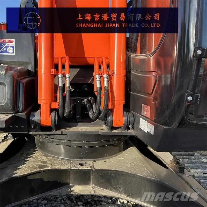 Hitachi ZX 200 Bagri goseničarji