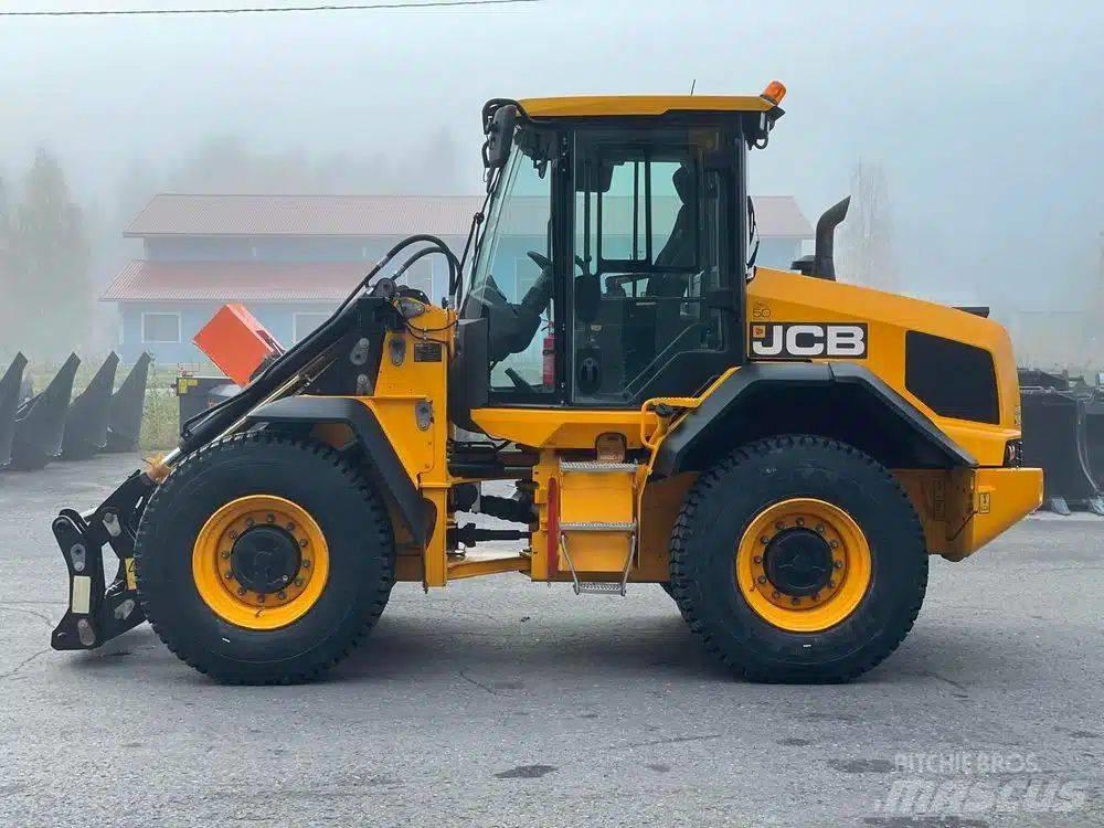 JCB 417 HT Kolesni nakladalci