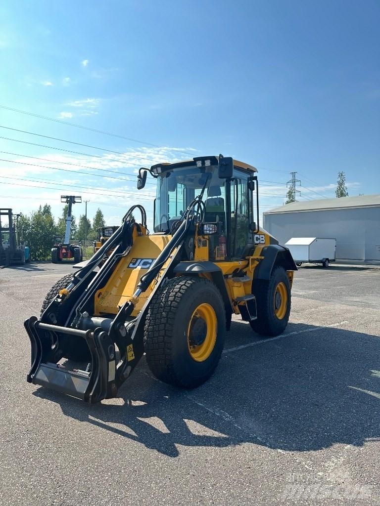 JCB 417 HT Kolesni nakladalci