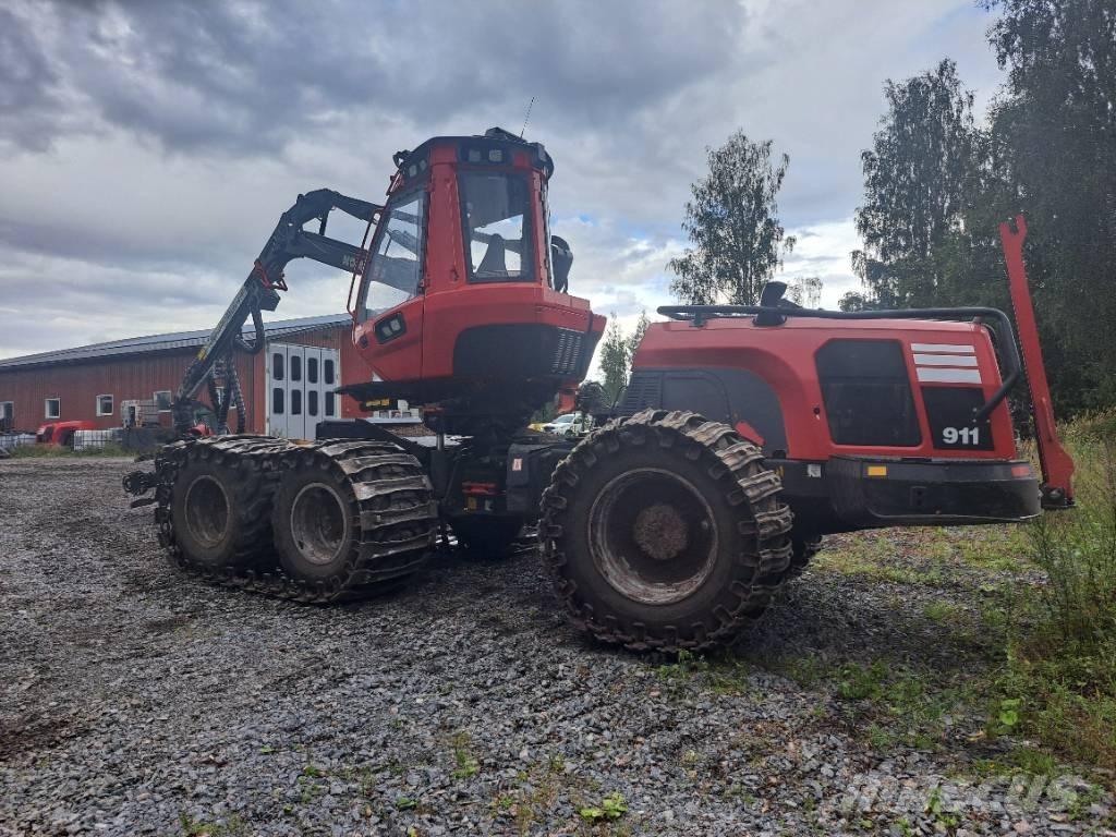 Komatsu 911 Harvesterji