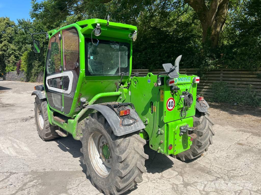 Merlo 38.7 Kmetijski teleskopski nakladalci