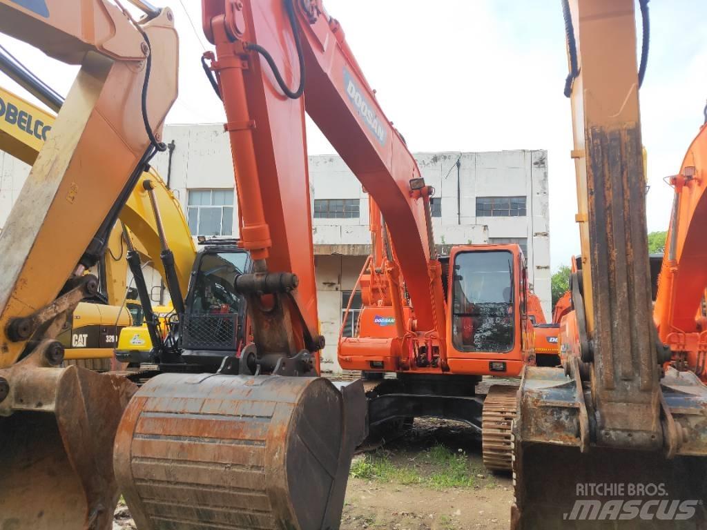 Doosan DH 215-9 Bagri goseničarji