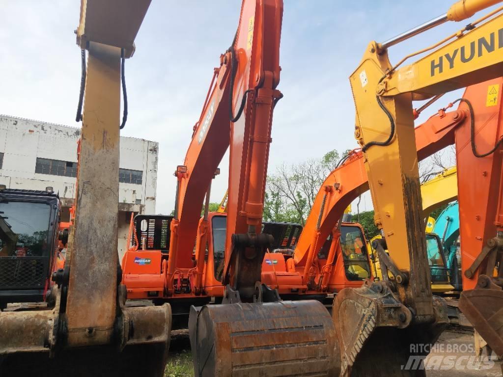 Doosan DH 215-9 Bagri goseničarji