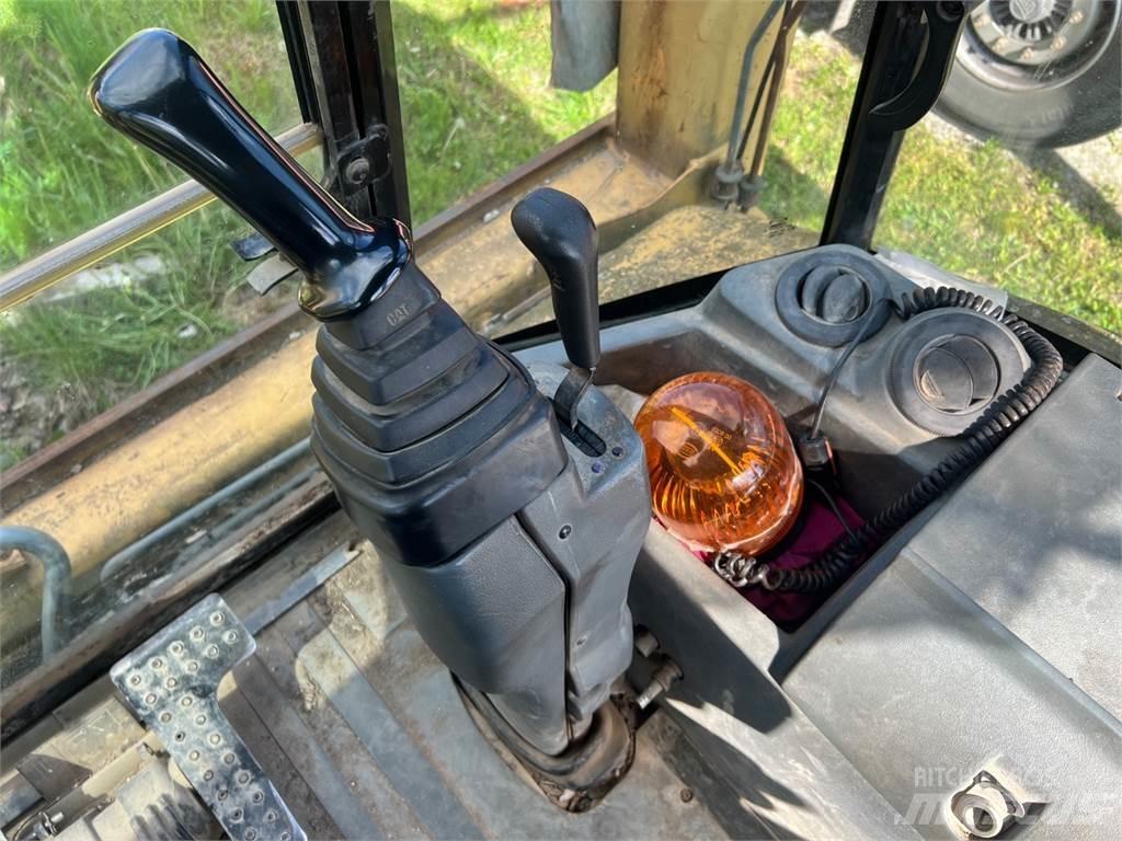 CAT 432 D 4X4 Drugo