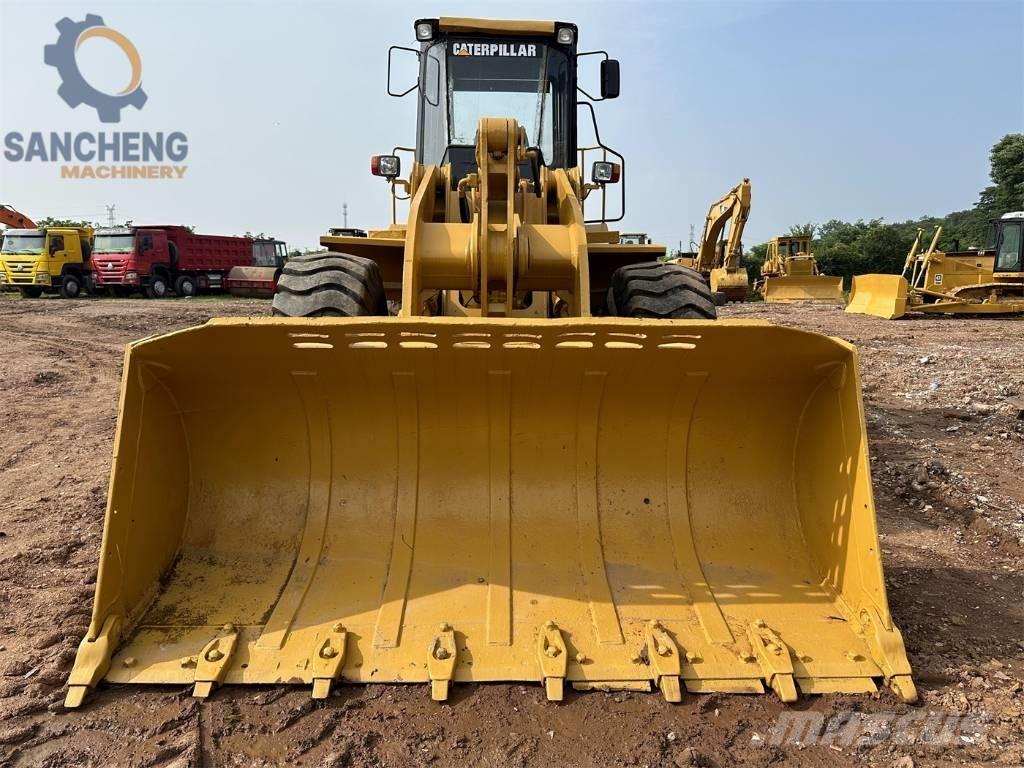 CAT 966F Kolesni nakladalci