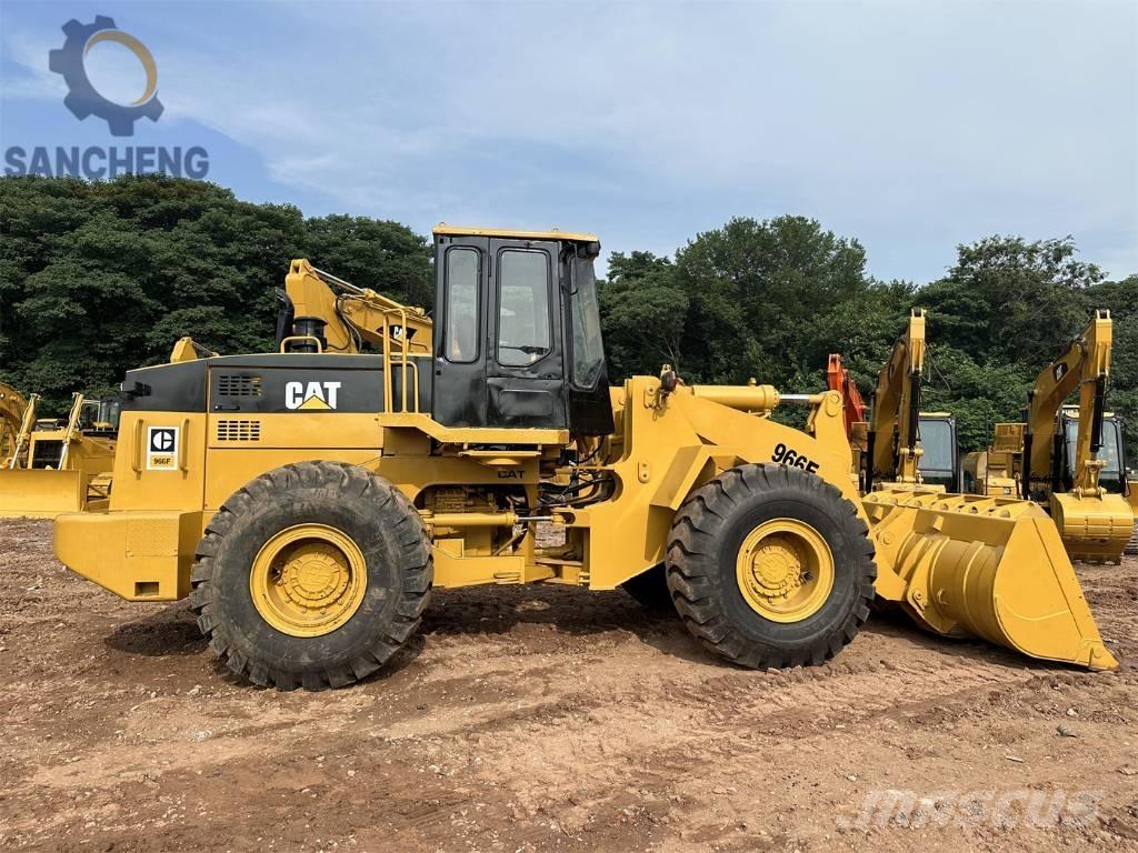 CAT 966F Kolesni nakladalci