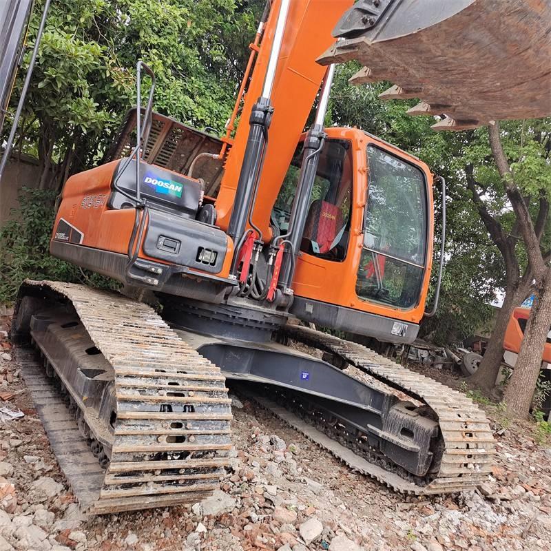 Doosan DX 225 LC Bagri goseničarji