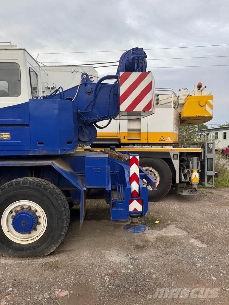 Tadano AR 300E Tovornjaki z žerjavom