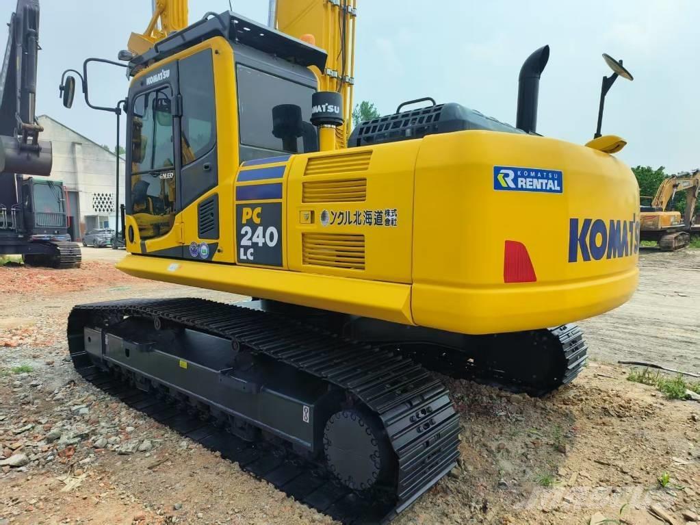 Komatsu PC 240-8 Midi bagri 7t – 12t