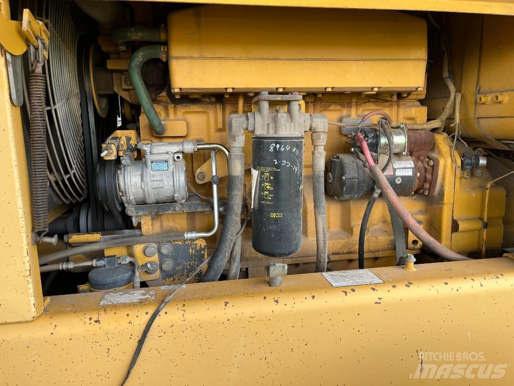 John Deere 770 BH Grederji