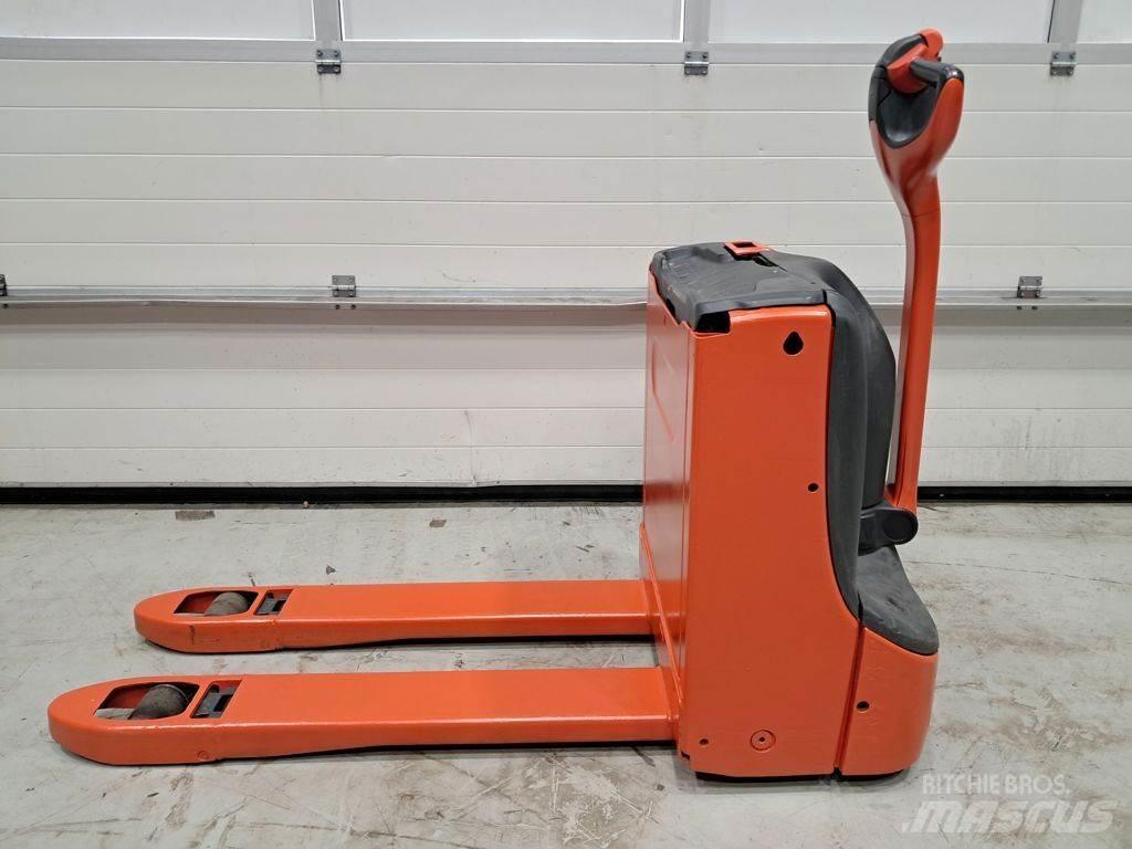 Linde T16 Električni nizko dvižni viličar