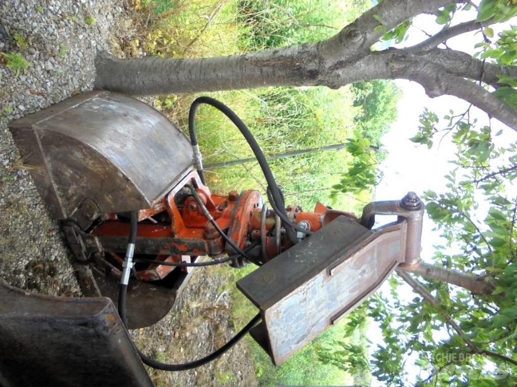 Atlas 1604 K Bagri na kolesih