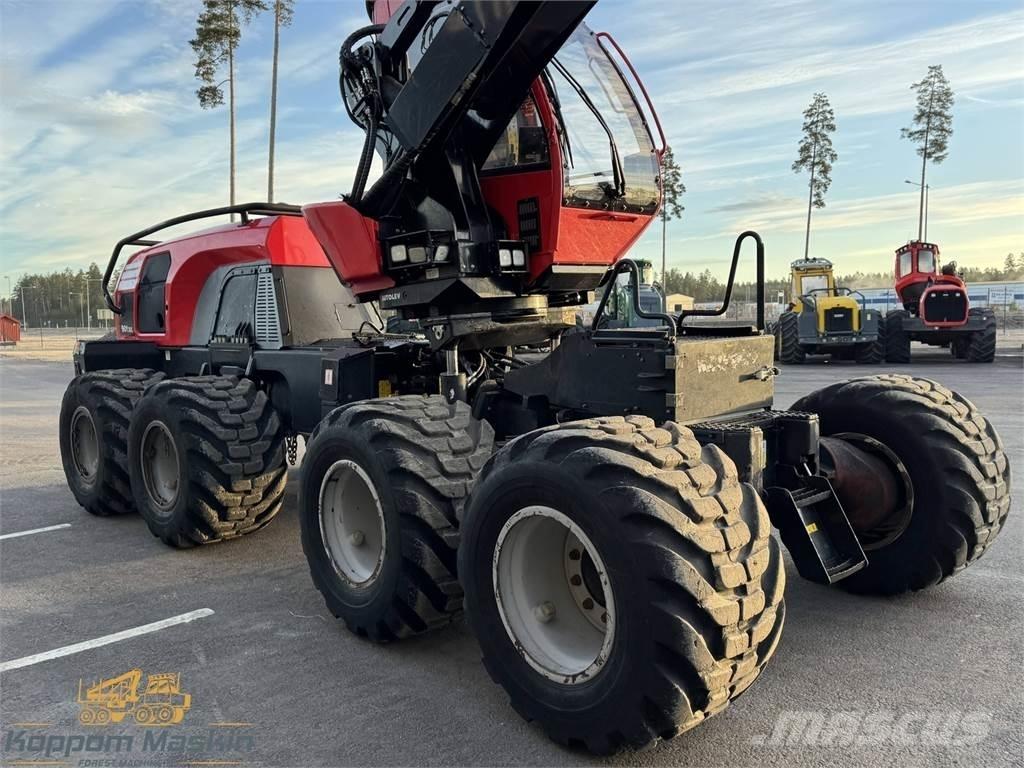 Komatsu 901XC Harvesterji