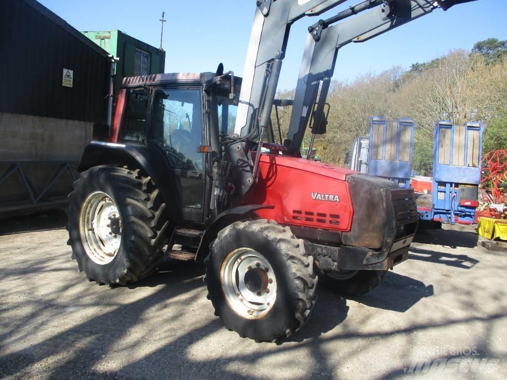 Valtra 6350 Traktorji