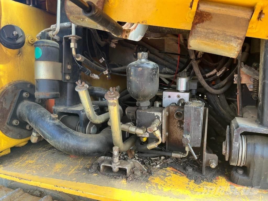 New Holland D180 Buldožerji goseničarji