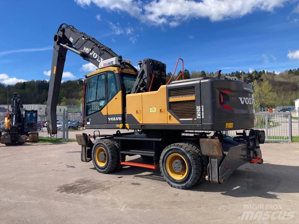 Volvo EW 240 E MH Bagri za prekladanje primarnih/sekundarnih surovin