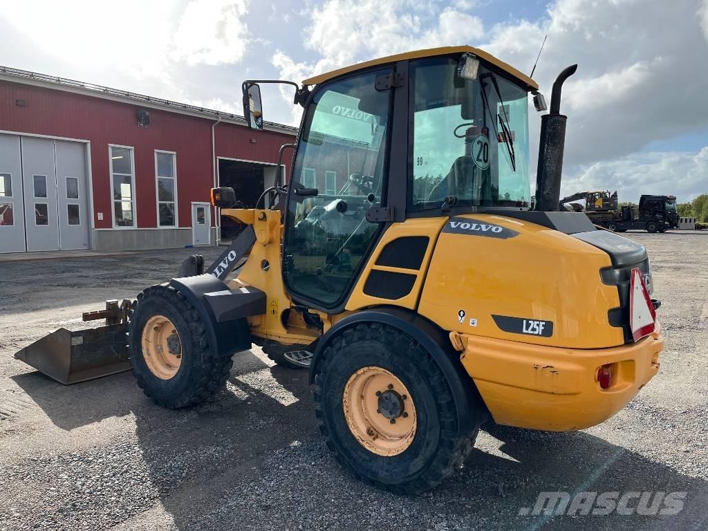 Volvo L 25 F Kolesni nakladalci
