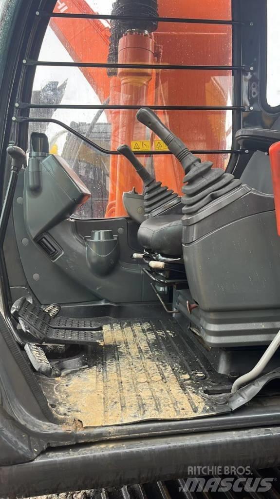 Hitachi ZX120 Bagri goseničarji