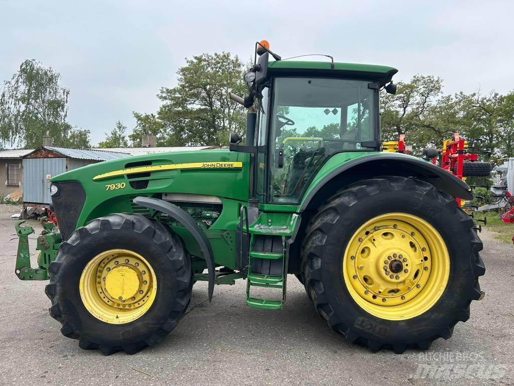 John Deere 7930 Traktorji