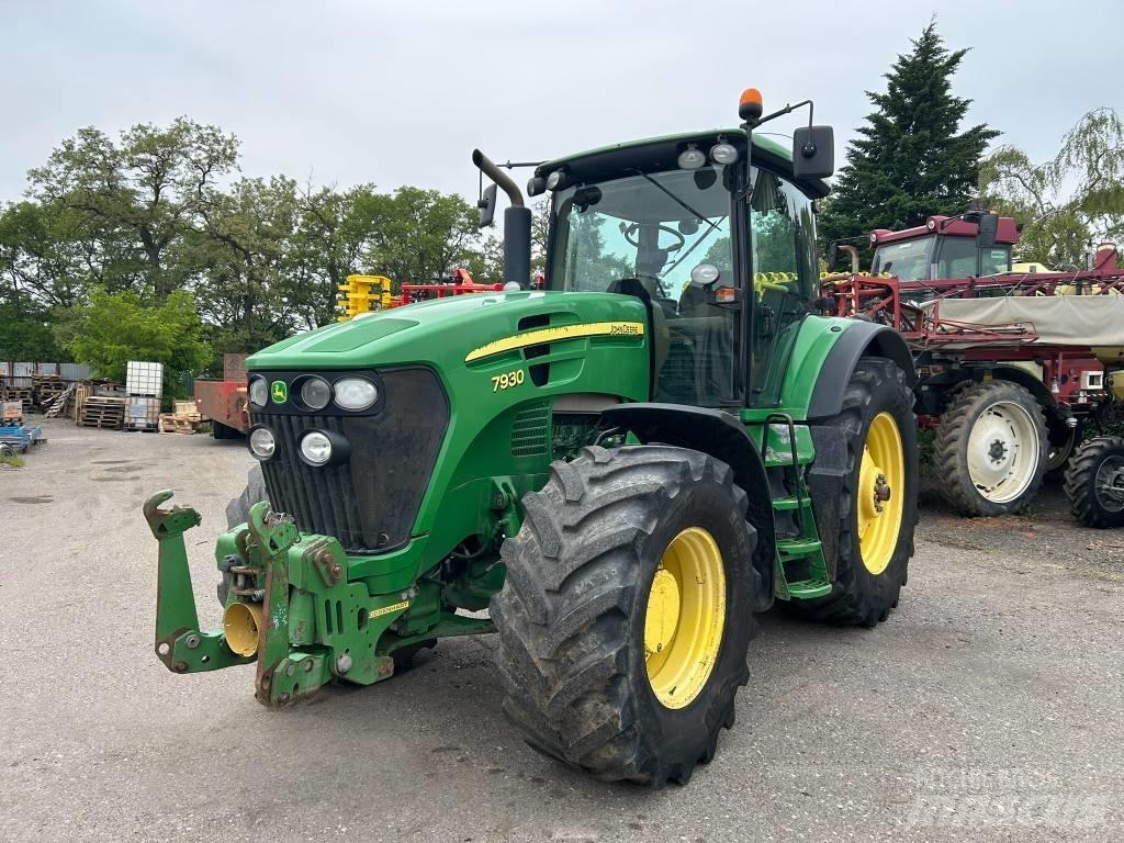 John Deere 7930 Traktorji