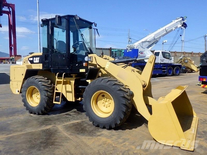 CAT 910 H Kolesni nakladalci