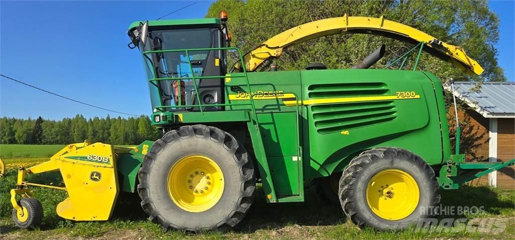 John Deere 7300 Stroji za krmo na lastni pogon