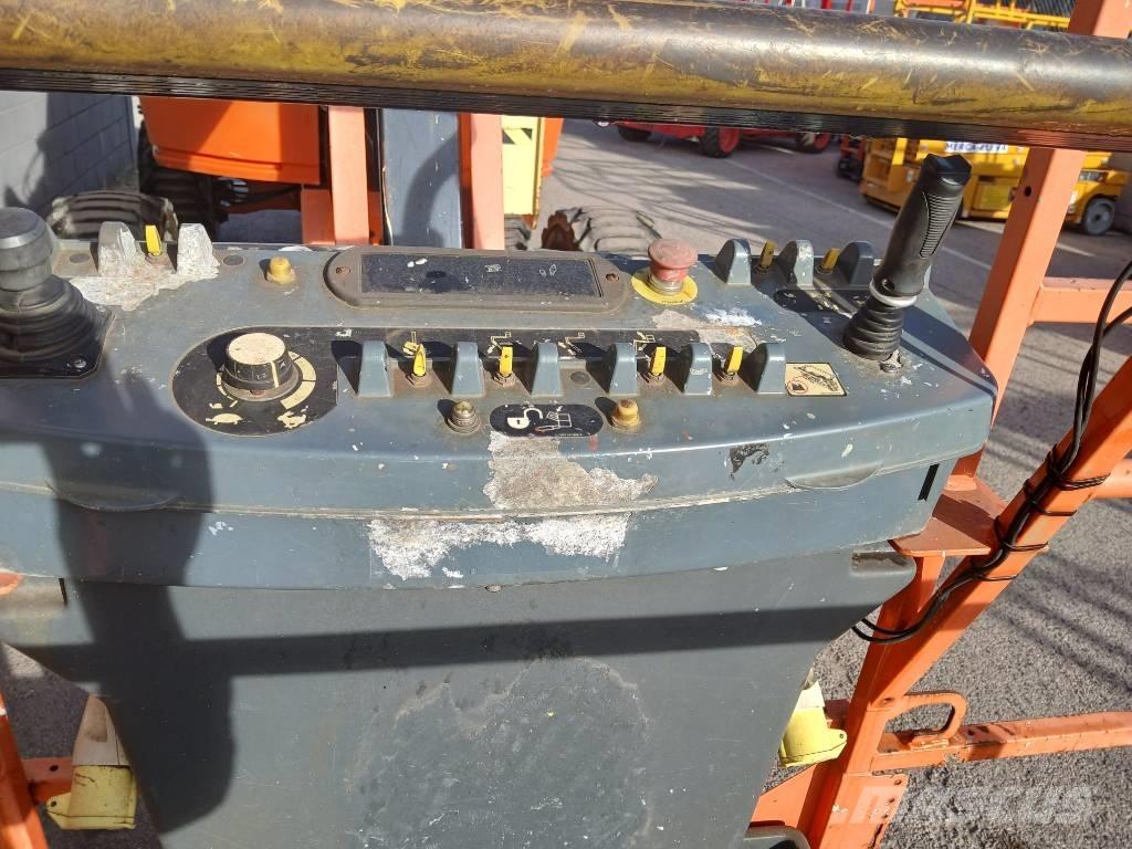 JLG 450 AJ Zglobne dvižne ploščadi