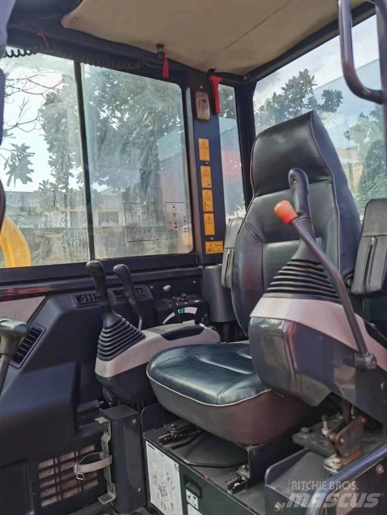Komatsu PC 56 Mini bagri <7t