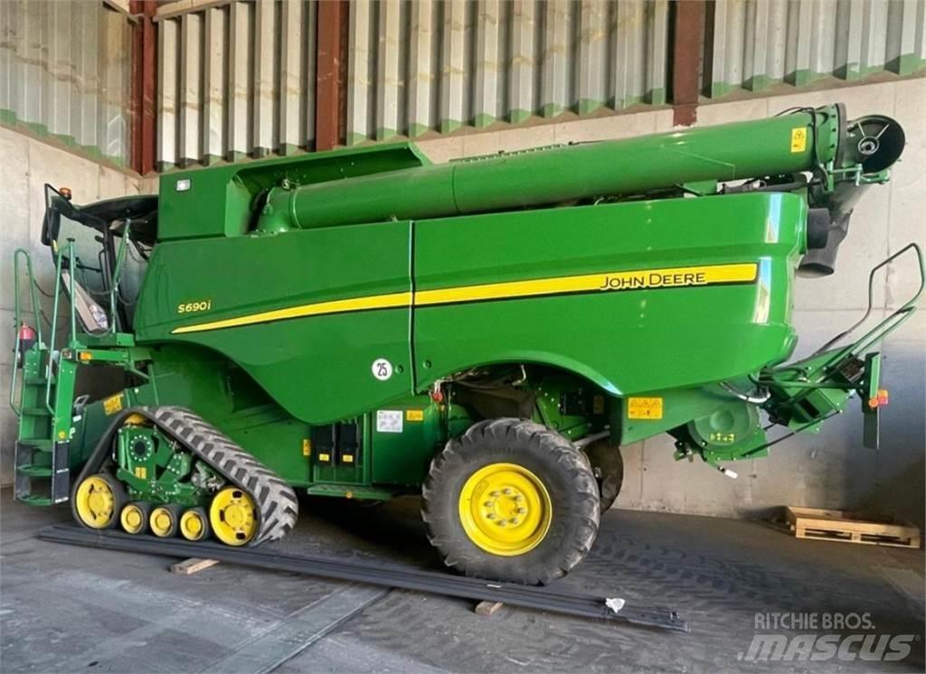 John Deere S690i Kombajni
