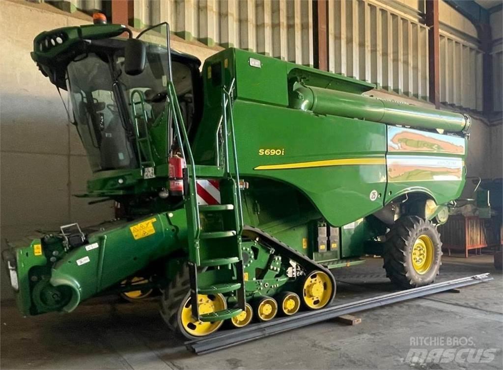 John Deere S690i Kombajni