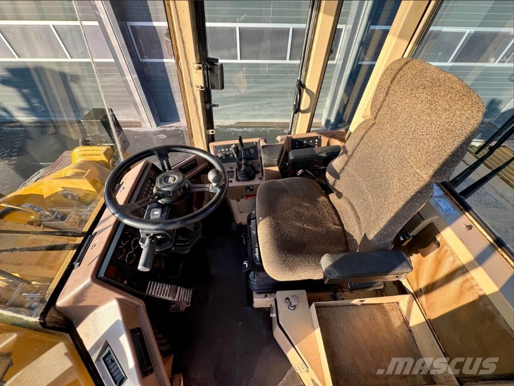 CAT 966 F II Kolesni nakladalci