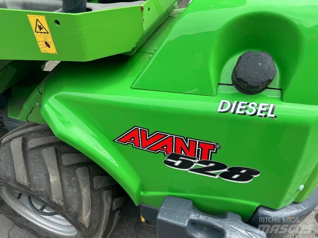 Avant 528 Mini nakladalci
