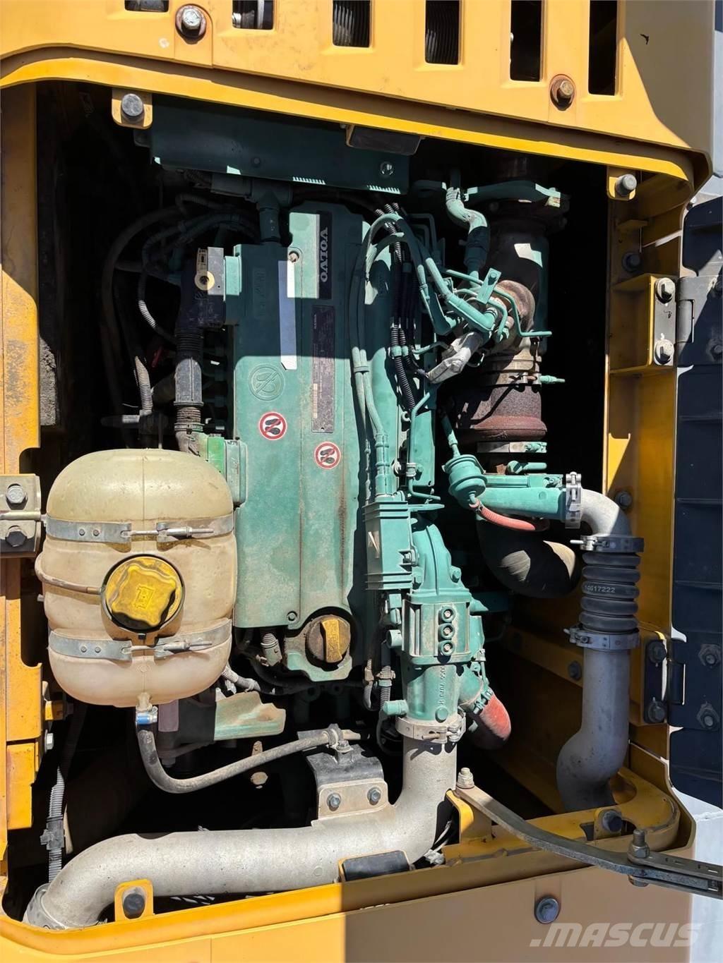 Volvo EC220DL Bagri goseničarji