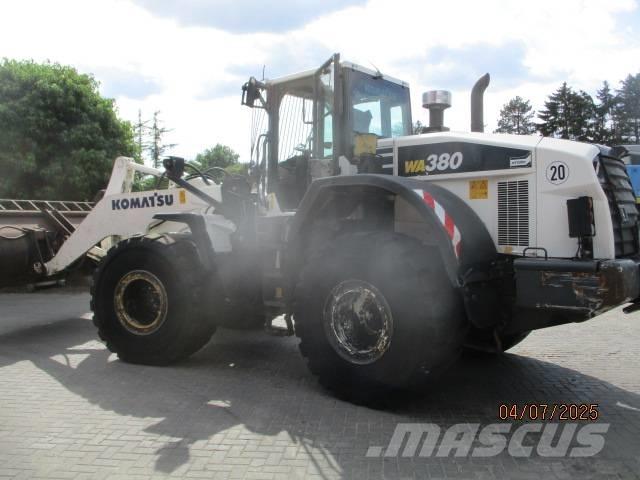 Komatsu WA 380 Kolesni nakladalci