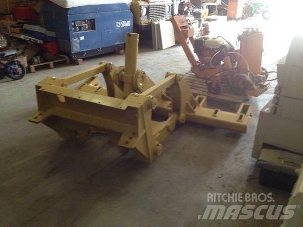 CAT 140H/160H Ripper Gradbeništvo - drugo